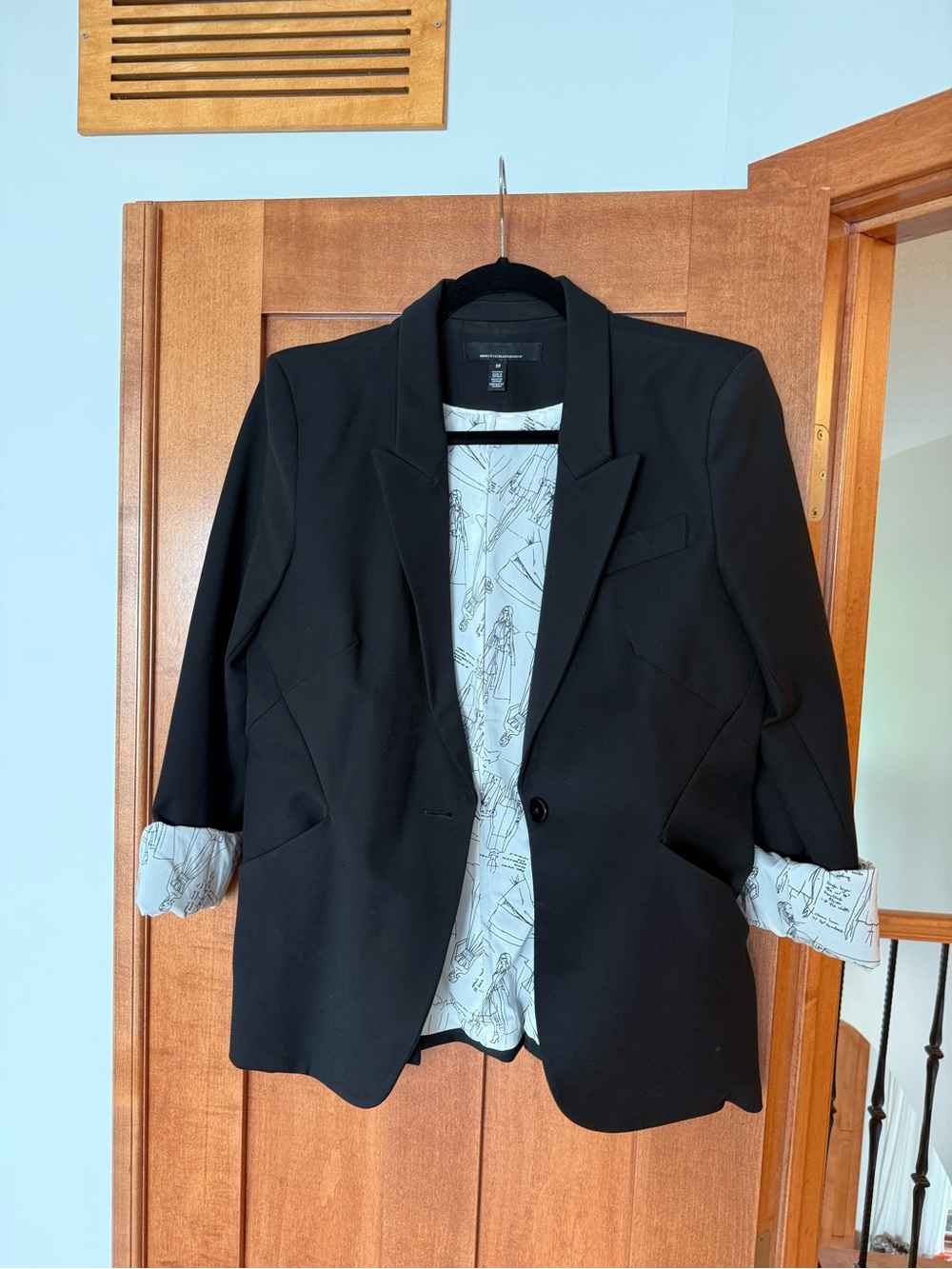 White House Black Market Black Women's Blazer with Patterned Lining